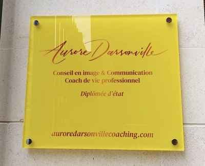 Aurore DARSONVILLE, Coach diplômée d’État: Coach de vie, thérapie transgénérationnelle, conseil en image, formations Qualiopi.